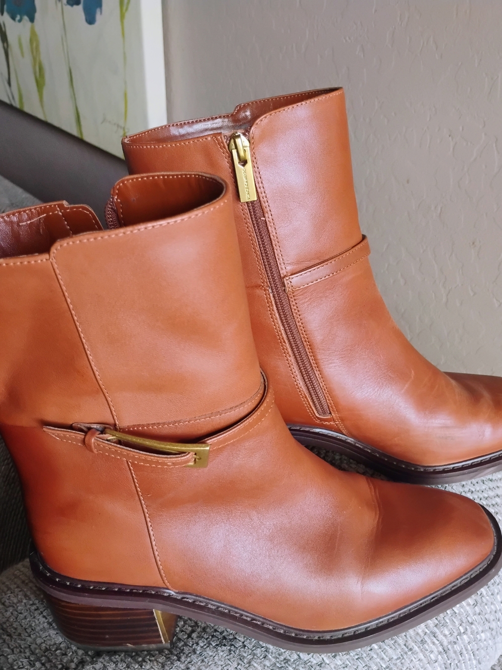 Vince Camuto Size 8 Cognac Leather Ankle Boots with Gold Hardware
